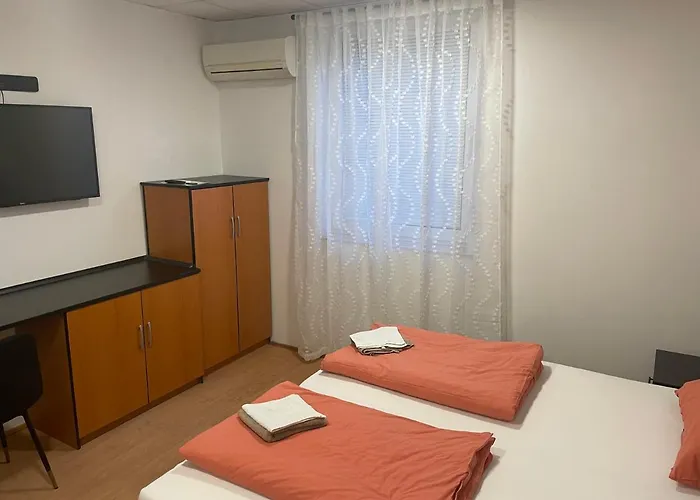 Room Aa